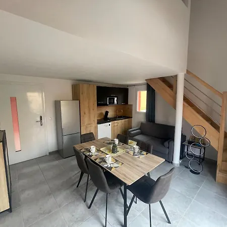 Mini - Les Hameaux De Saint Cyprien بيت للعطل *